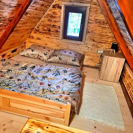 Forest Sauna Retreat Domek alpejski Pukanec